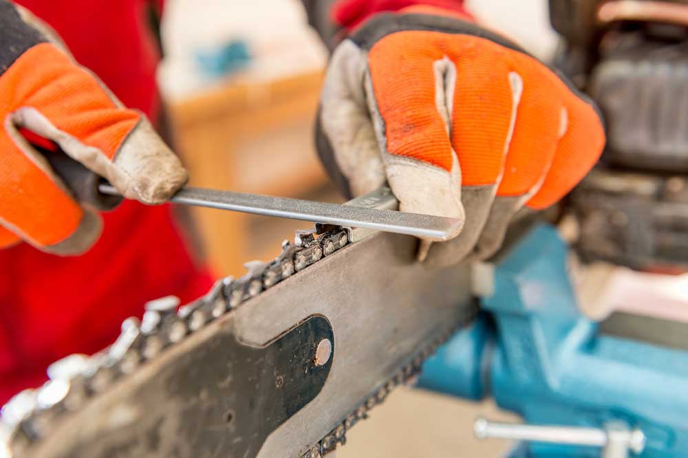 How To Sharpen A Chainsaw With A Dremel