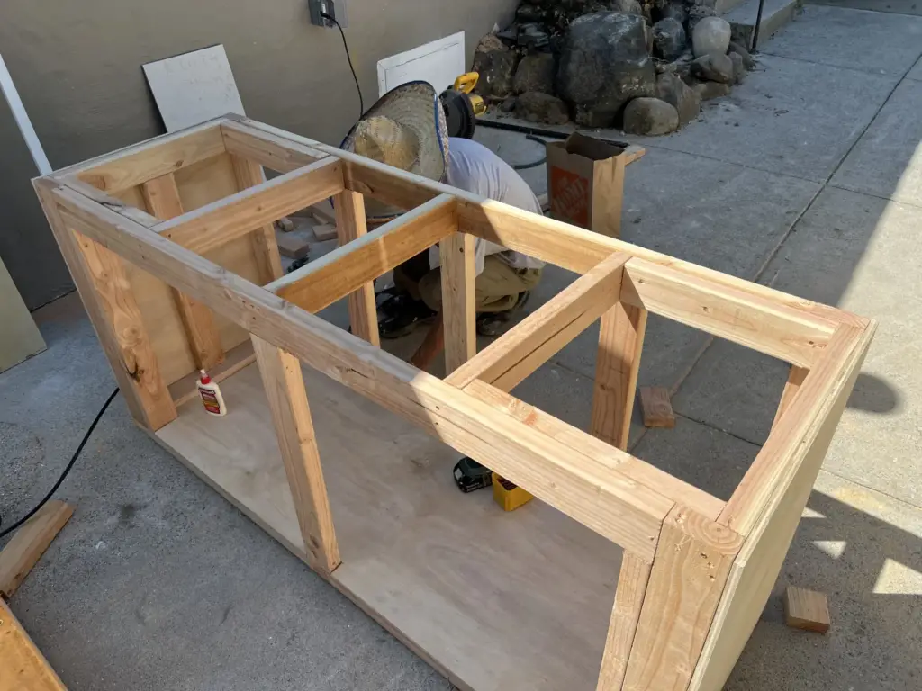 How much weight can a 2x4 hold?